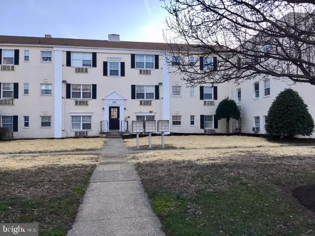 2239 FARRINGTON AVE #104, Alexandria, VA 22303