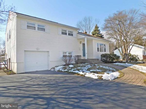 15 OAKDALE BLVD, Yardley, PA 19067