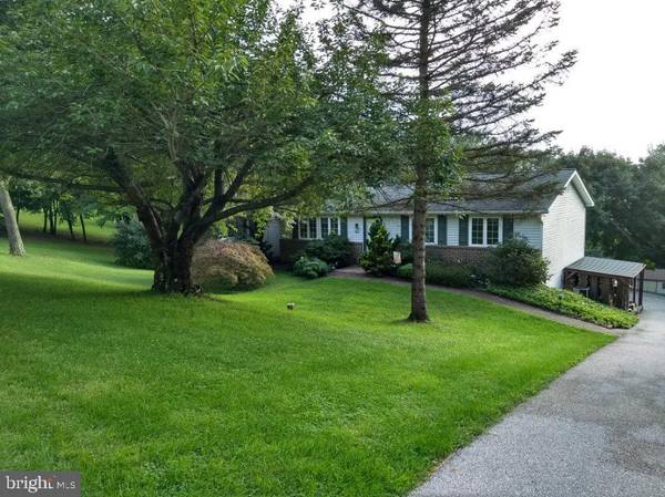 1327 BRIGHTON CIR, Seven Valleys, PA 17360