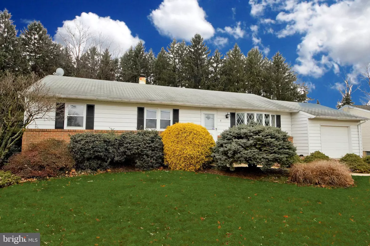 Hamilton, NJ 08620,8 SENF DR