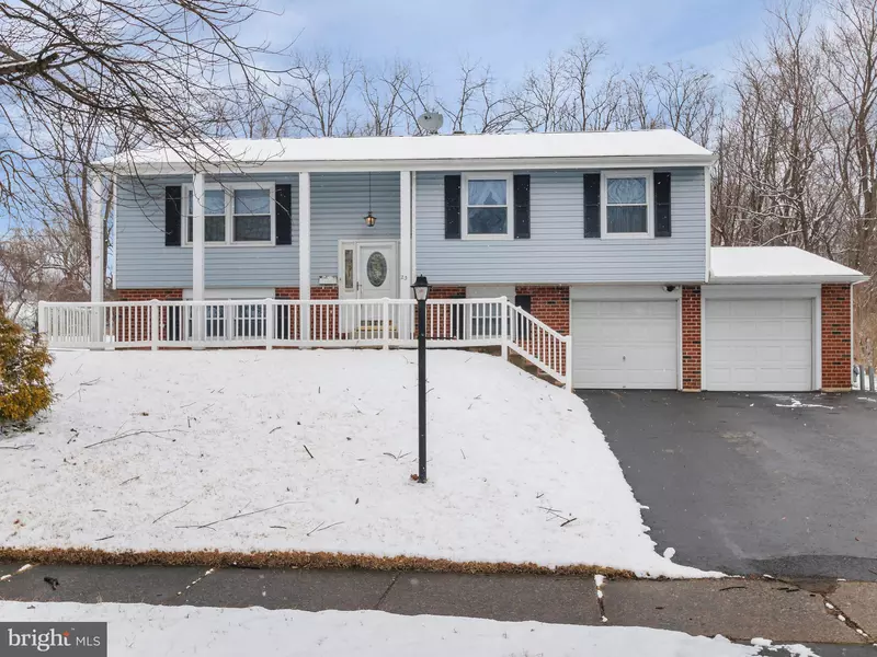 231 COLONIAL DR, Warminster, PA 18974