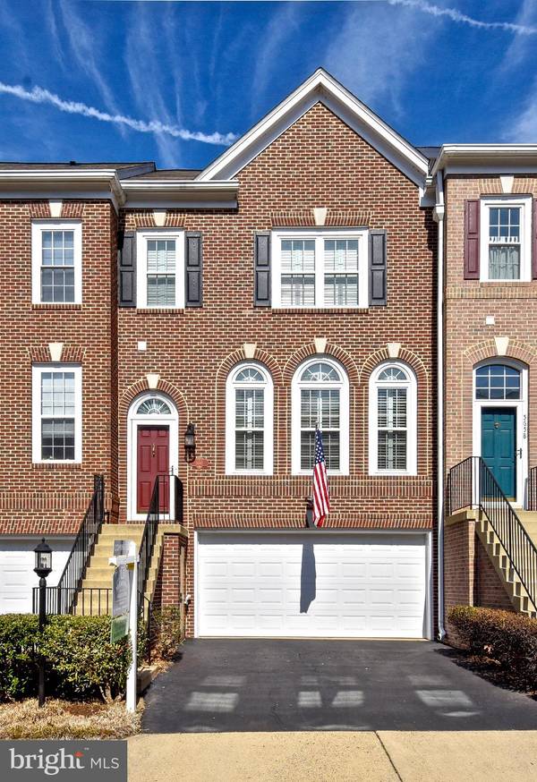 5660 GOVERNORS POND CIR, Alexandria, VA 22310