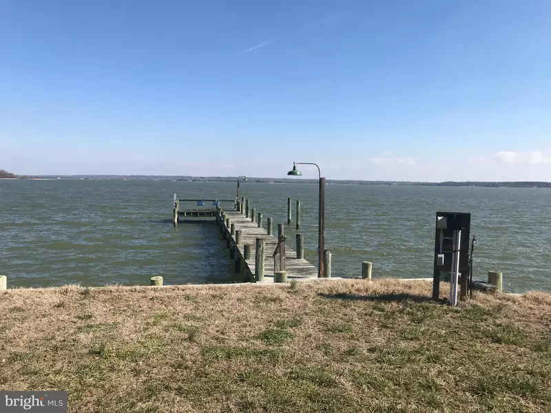 12560 NEALE SOUND DR, Cobb Island, MD 20625