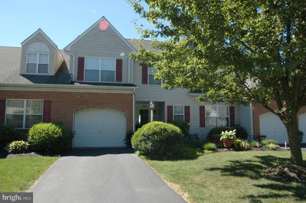 124 CARRIAGE HILL LN, York, PA 17406