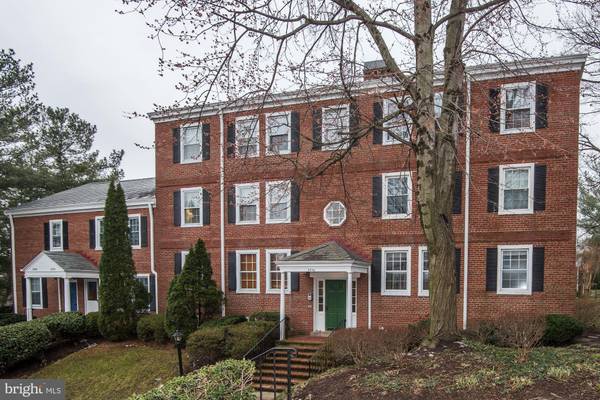 2834 S ABINGDON ST #B1, Arlington, VA 22206