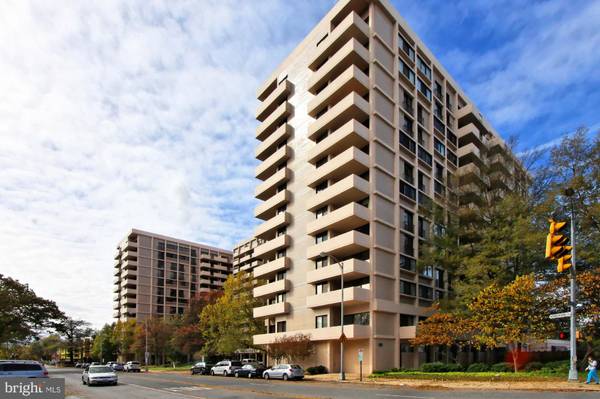 4141 N HENDERSON RD #1001, Arlington, VA 22203