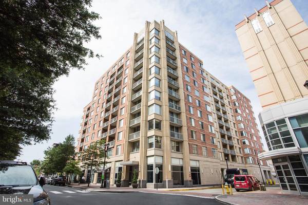 1020 N HIGHLAND ST #913, Arlington, VA 22201