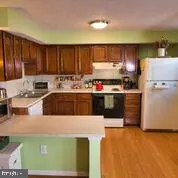 Springfield, VA 22153,8140 LOVING FOREST CT