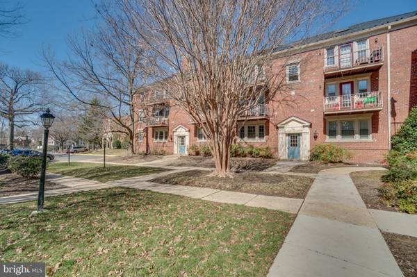 1405 E ABINGDON DR #1, Alexandria, VA 22314