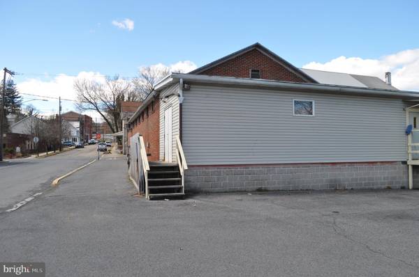 Pine Grove, PA 17963,0 UNION & MIFFLIN ST