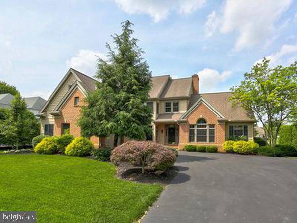 74 OAKHILL DR, Lititz, PA 17543