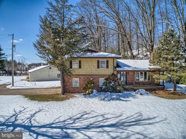 7699 SIMPSON RD, Glen Rock, PA 17327