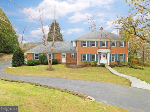 848 BRIARWOOD RD, Newtown Square, PA 19073