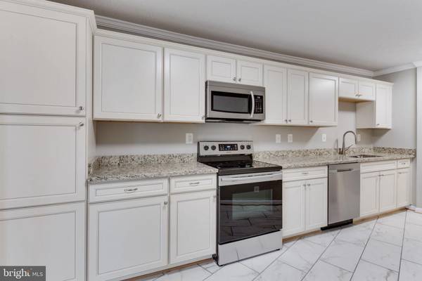 205 YOAKUM PKWY #514, Alexandria, VA 22304