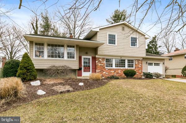 23 KNOLL LN, Cherry Hill, NJ 08003