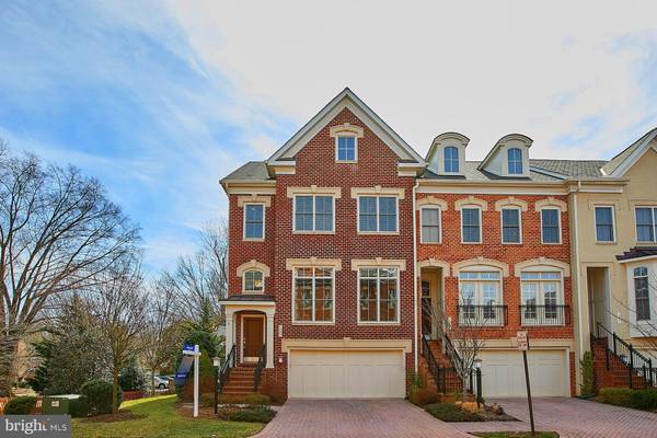 7023 LITTLE LEAF LINDEN LN, Mclean, VA 22101