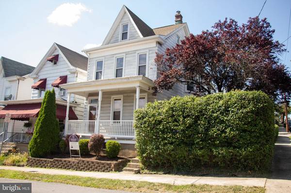 528 CARBON ST, Pottsville, PA 17901