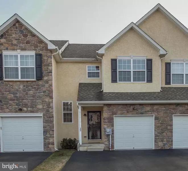 33 PRINCE DR, Norristown, PA 19403