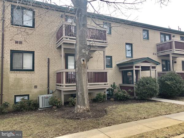 3910 EASTVIEW LN, Wilmington, DE 19802