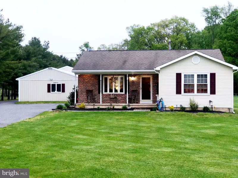 221 COMMISSIONERS RD, Mullica Hill, NJ 08062