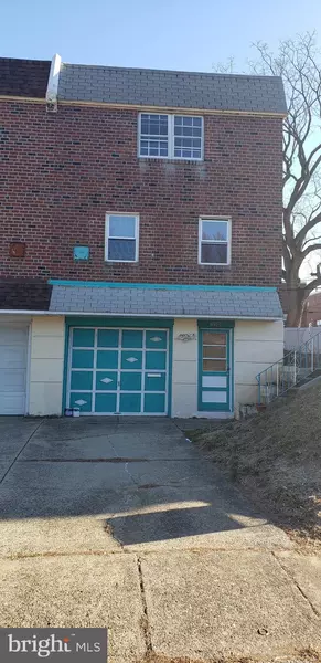 8971 TURTON DR, Philadelphia, PA 19115
