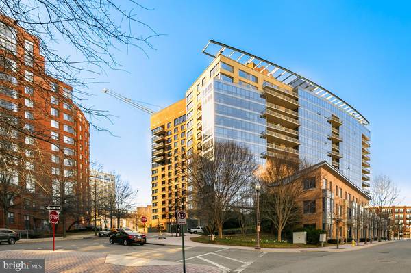 Arlington, VA 22201,2001 15TH ST N #410