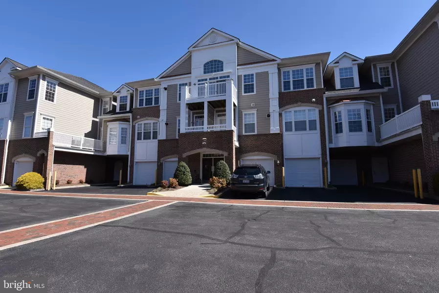 7860 ROLLING WOODS CT #103, Springfield, VA 22152