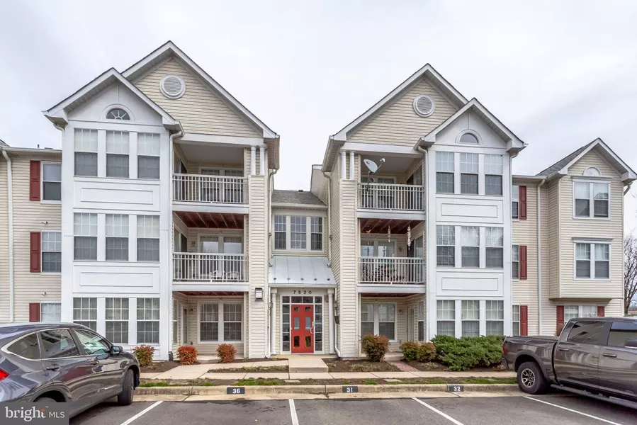 7520-C SNOWPEA CT #27, Alexandria, VA 22306