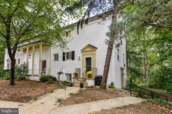 Alexandria, VA 22302,3239 RAVENSWORTH PL