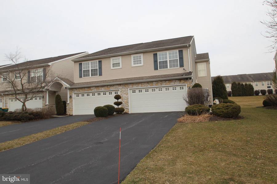 18 CAROUSEL CIR, Hershey, PA 17033