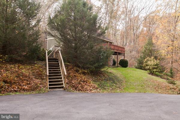 Falling Waters, WV 25419,676 PARADISE VALLEY RD