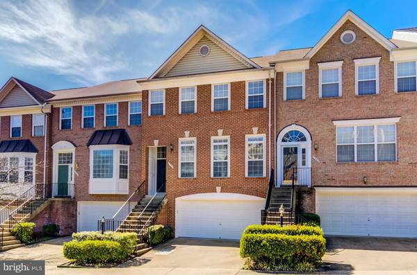 5248 COZY GLEN LN, Alexandria, VA 22312