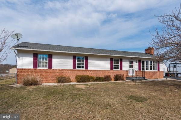 1443 TUSCAWILLA DR, Charles Town, WV 25414