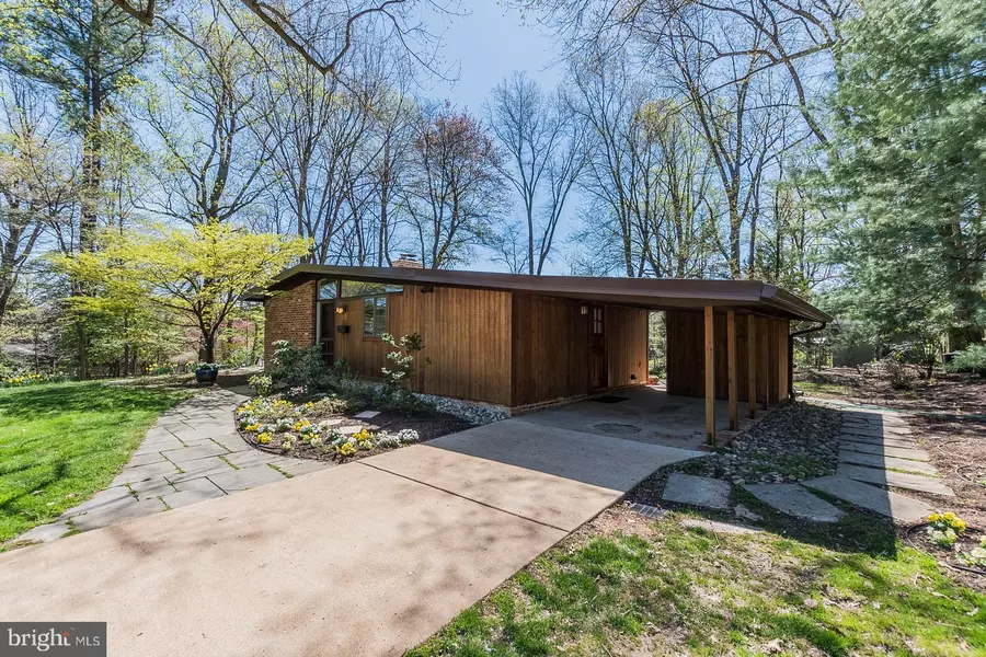 3023 PINE SPRING RD, Falls Church, VA 22042