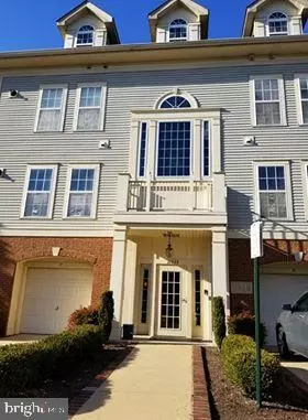 11333 WESTBROOK MILL LN #201, Fairfax, VA 22030