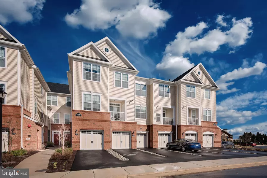 23300 MILLTOWN KNOLL SQ #113, Ashburn, VA 20148