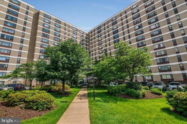 4600 DUKE ST #1110, Alexandria, VA 22304