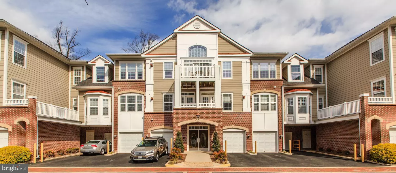 7880 ROLLING WOODS CT #2PH1/401, Springfield, VA 22152