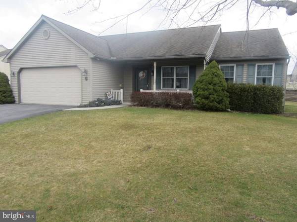 8 SPRINGHOUSE DR, Myerstown, PA 17067