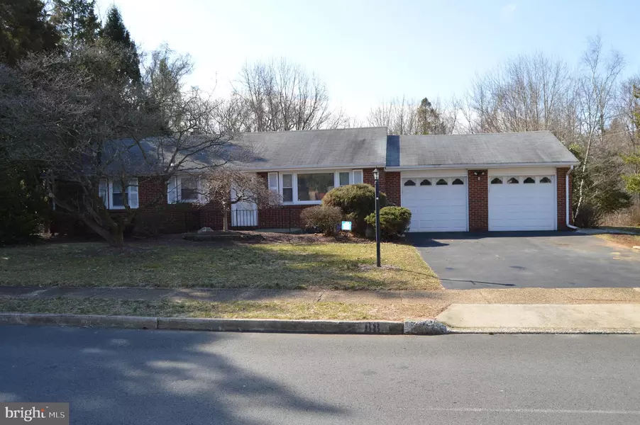 88 VILLAGE DR W, Hamilton, NJ 08620