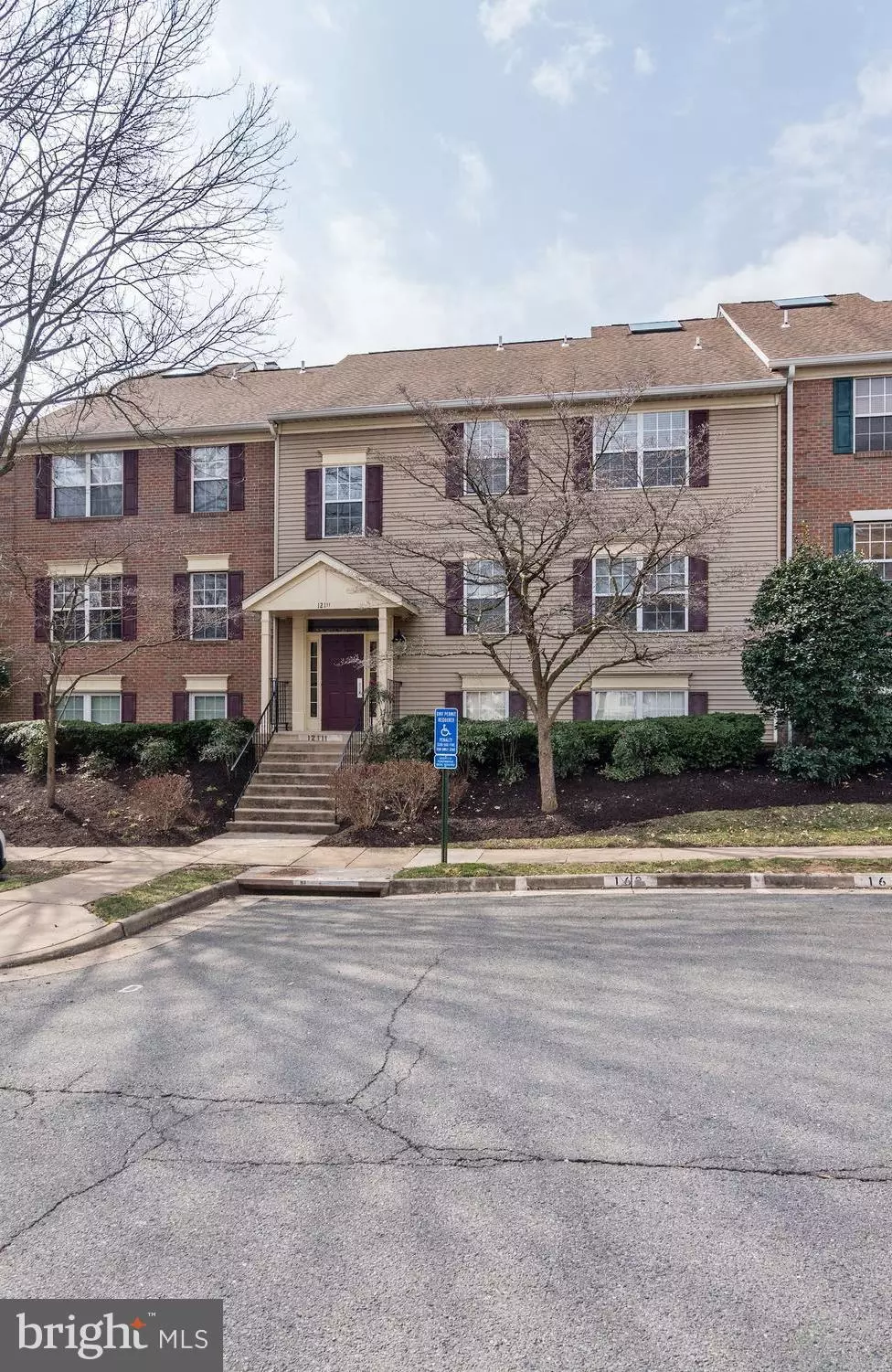 Fairfax, VA 22033,12111 GREENWAY CT #302