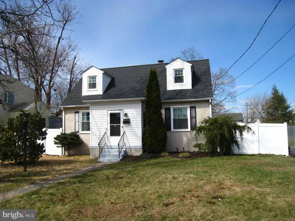 1 WHITMAN AVE, Stratford, NJ 08084