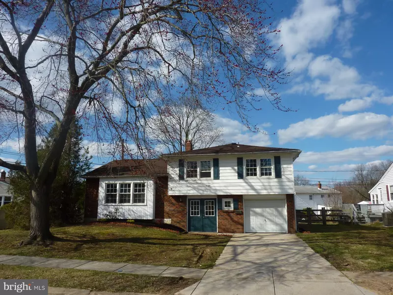 4 PINEDALE RD, Newark, DE 19711