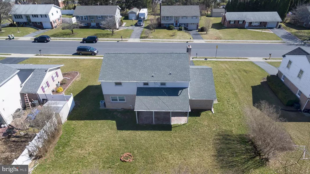 2142 COVENTRY RD, Lancaster, PA 17601