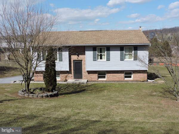 152 HORSE HAPPY RD, Newmanstown, PA 17073