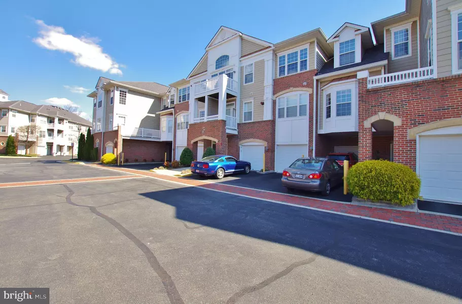 7860 ROLLING WOODS CT #104, Springfield, VA 22152