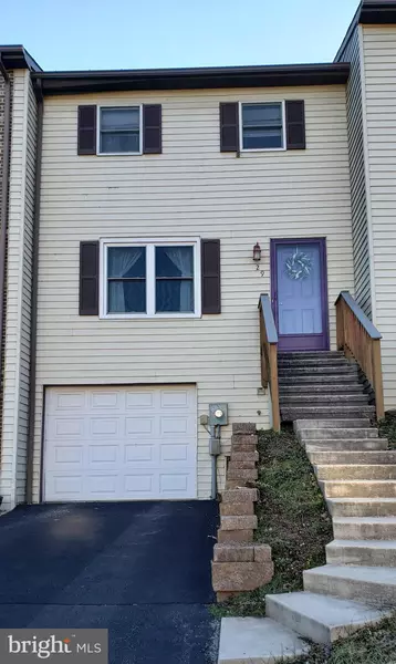 29 N CONLEY LN, Etters, PA 17319