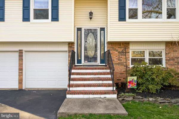 Ewing, NJ 08638,14 MANOR HOUSE DR