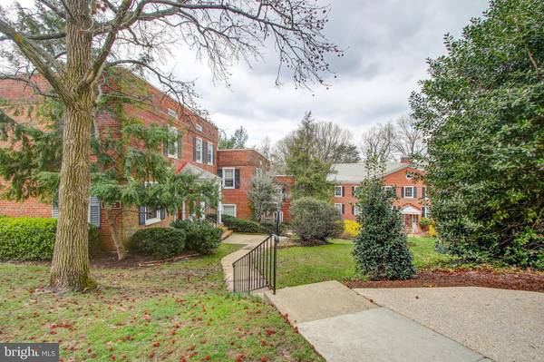 Arlington, VA 22206,4857 28TH ST S #B