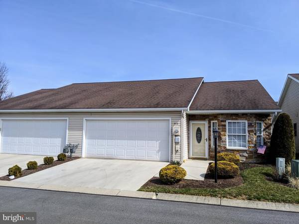 402 PARKVIEW LN, Hanover, PA 17331